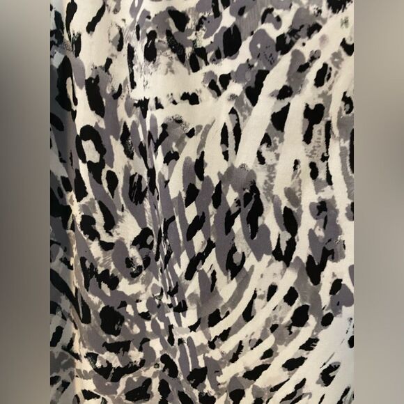 Black, Gray & White Cheetah Print Sleeveless Blouse, Size S - Picture 6 of 6